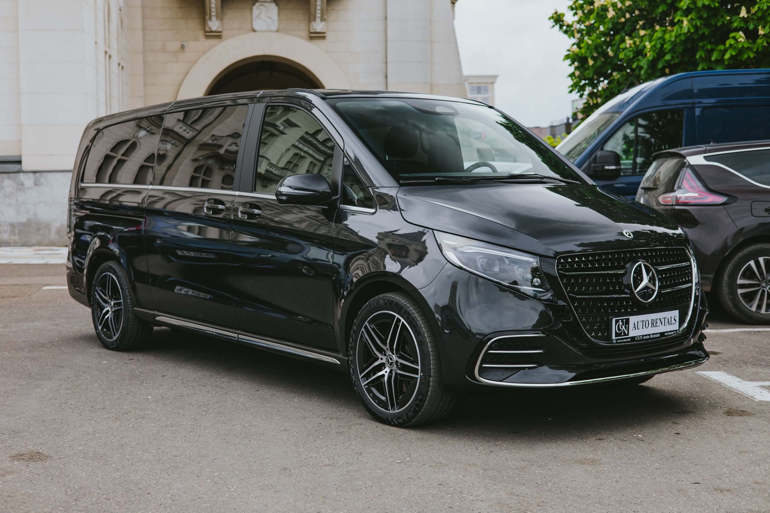 Mercedes-Benz V 300 d 4MATIC avantgarde extra-long graphite grey